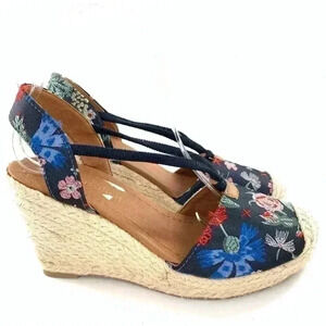 City classified womens espadrilles size 6 multicolored canvas floral wedges